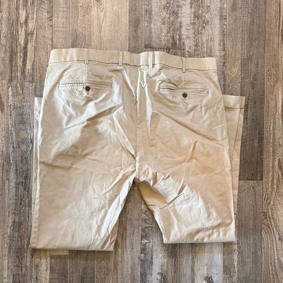 GAP Men's Khaki Chinos - Picture 5 of 5